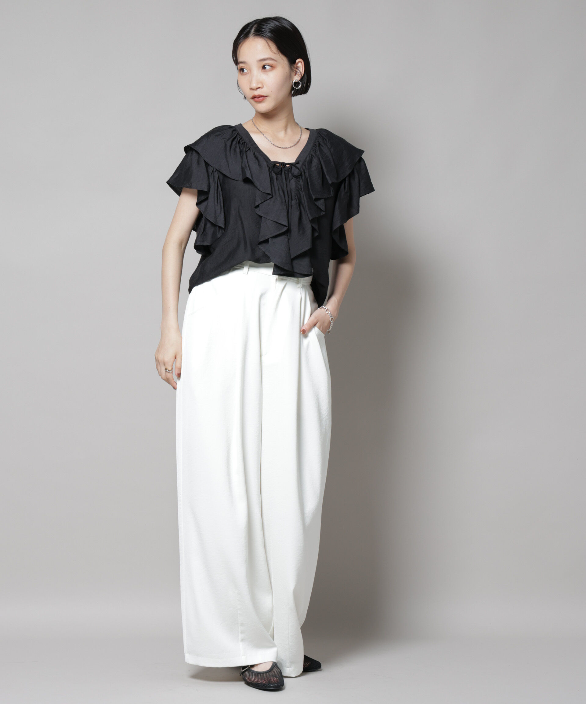 nano･universe「フリルディティールフロントレースアップブラウス」|シャツ・ブラウス|