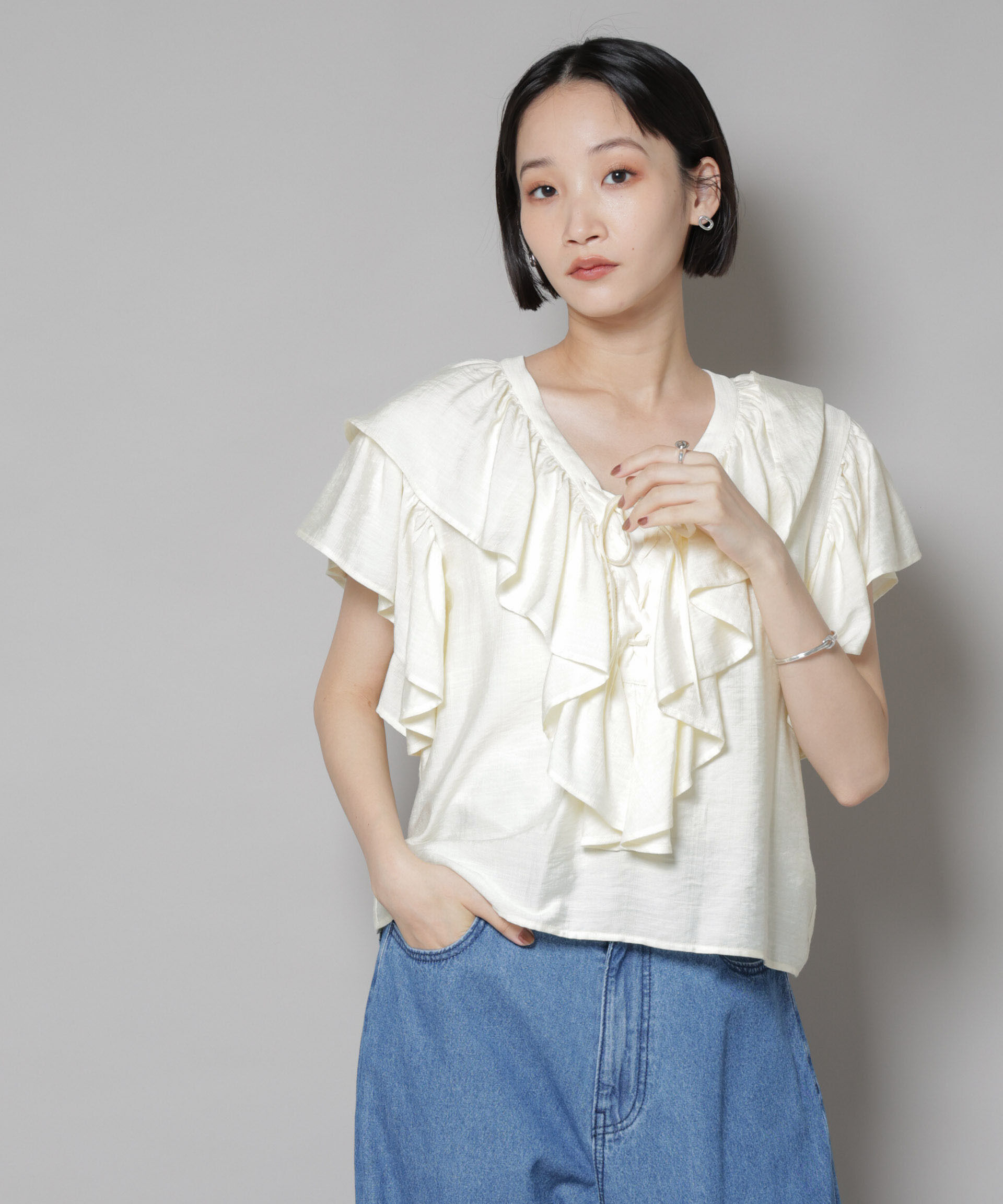 nano･universe「フリルディティールフロントレースアップブラウス」|シャツ・ブラウス|