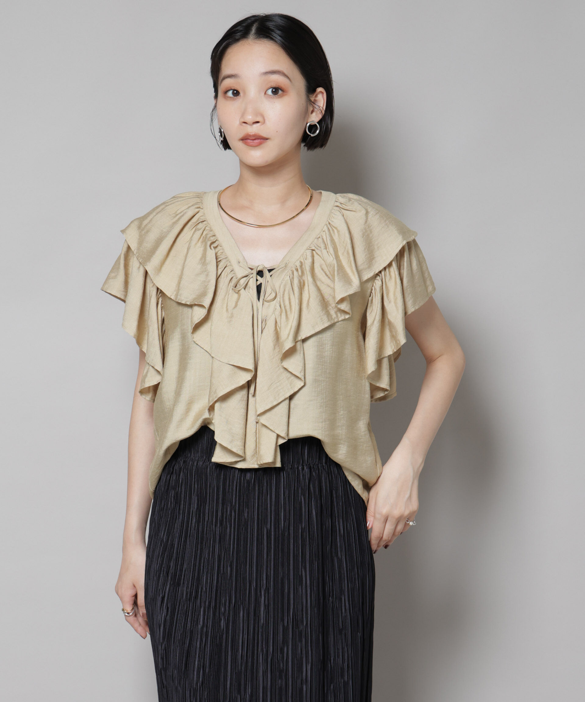 nano･universe「フリルディティールフロントレースアップブラウス」|シャツ・ブラウス|ベージュ