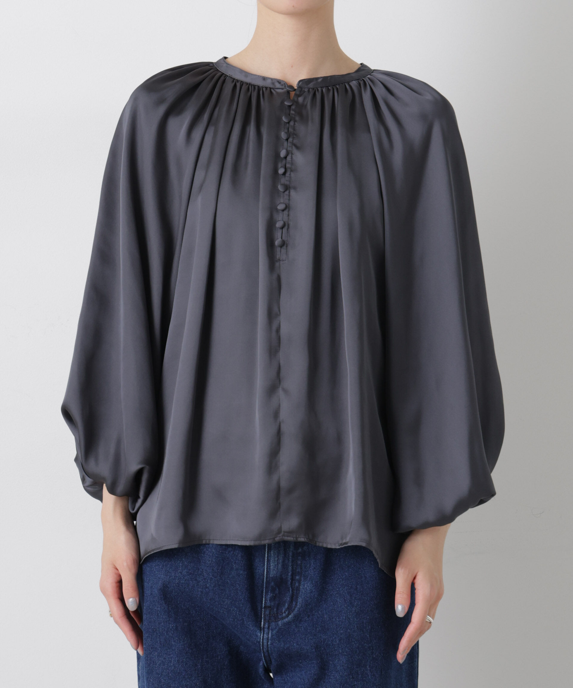 nano･universe「前後2wayサテンボリュームスリーブブラウス」|シャツ・ブラウス|