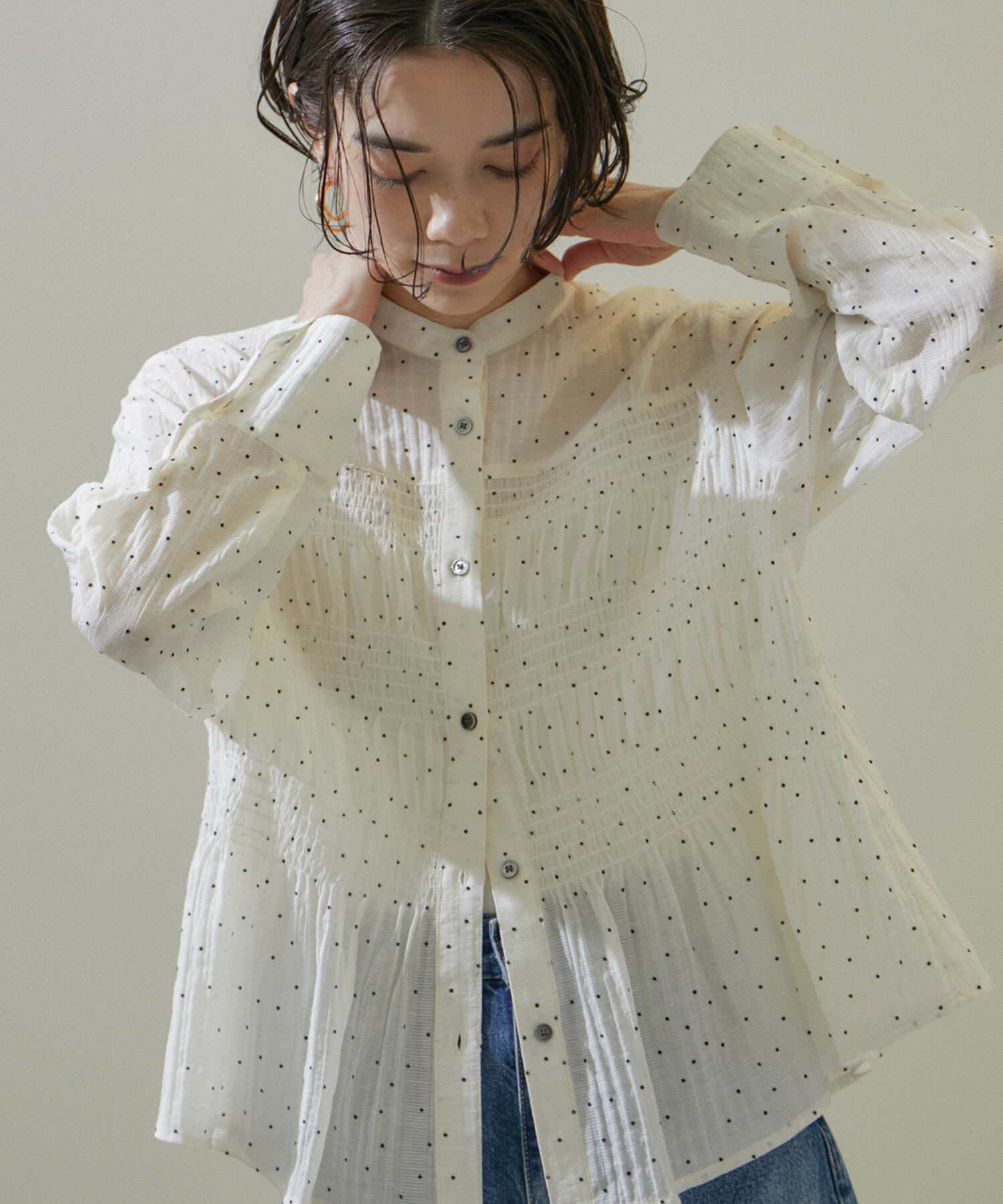 SALON adam et rope'「【WEB限定】ドットプリントシャーリングブラウス/24SS」|シャツ・ブラウス|