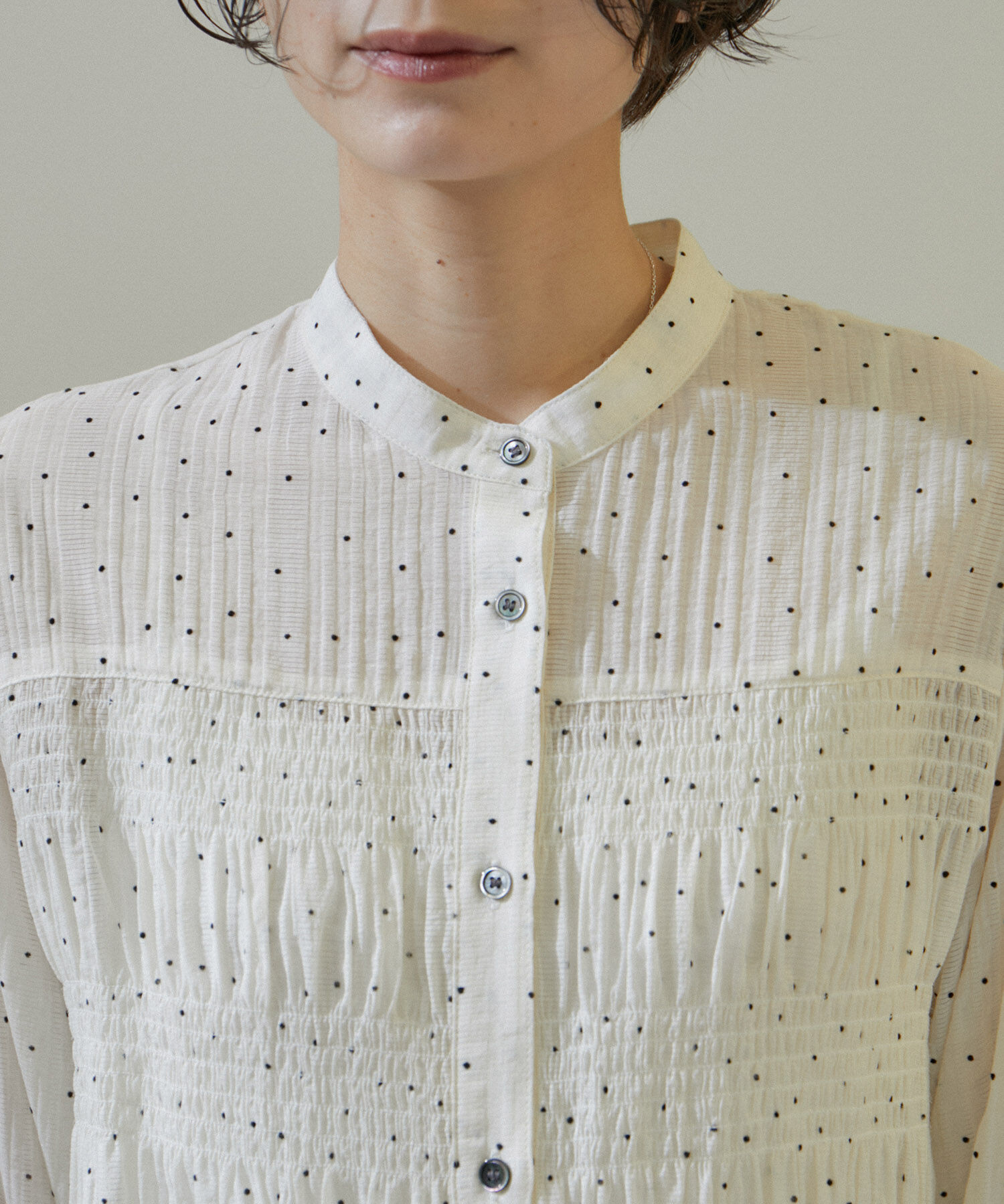 SALON adam et rope'「【WEB限定】ドットプリントシャーリングブラウス/24SS」|シャツ・ブラウス|