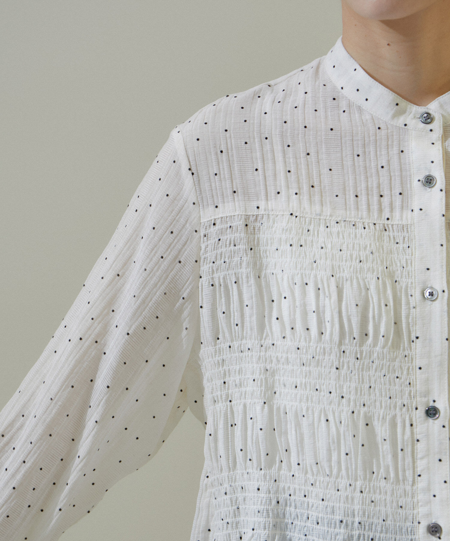 SALON adam et rope'「【WEB限定】ドットプリントシャーリングブラウス/24SS」|シャツ・ブラウス|