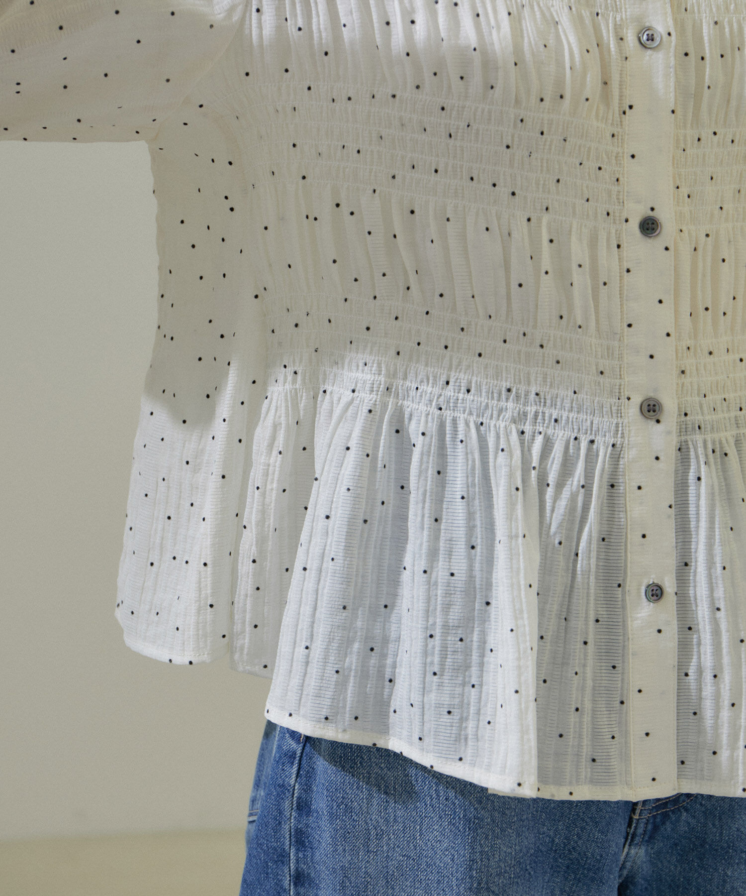 SALON adam et rope'「【WEB限定】ドットプリントシャーリングブラウス/24SS」|シャツ・ブラウス|