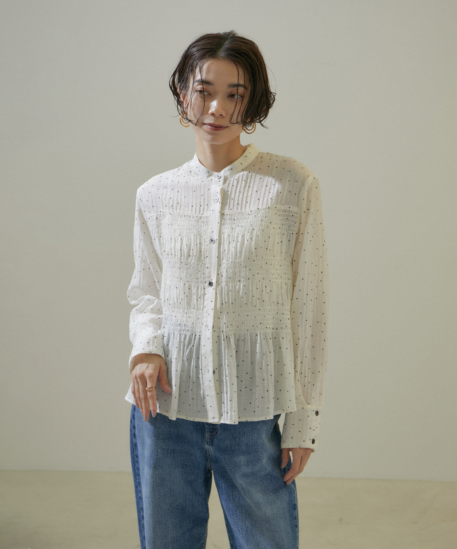 SALON adam et rope'「【WEB限定】ドットプリントシャーリングブラウス/24SS」|シャツ・ブラウス|