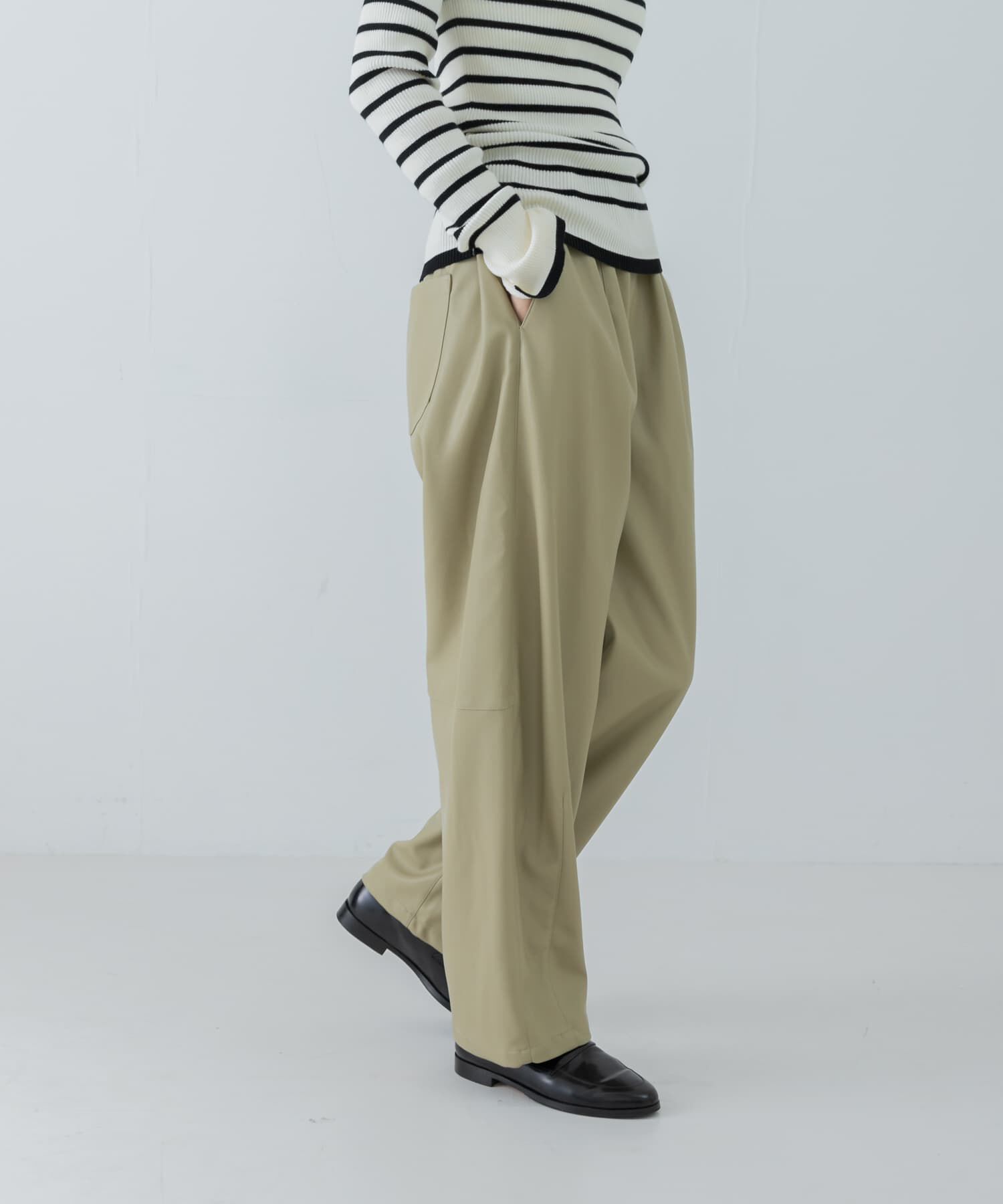 URBAN RESEARCH「レザーライクコクーンパンツ」|その他|