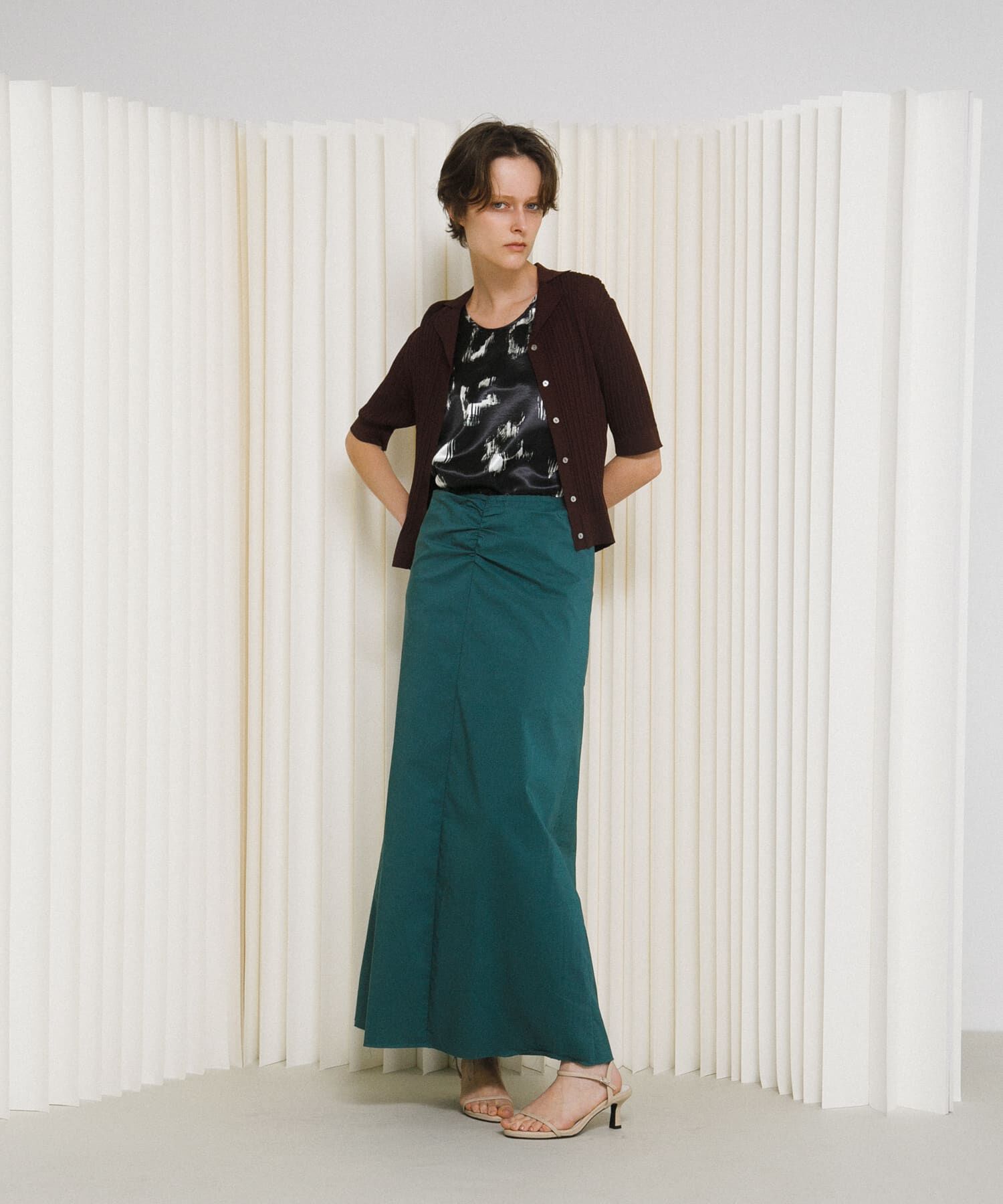 LAATO「sleek long skirt」|スカート|グリーン