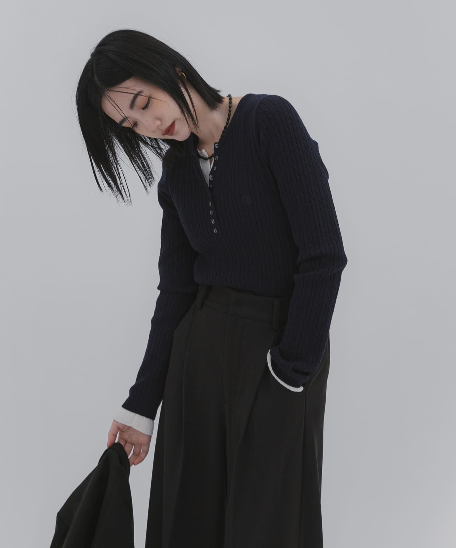 SENSE OF PLACE by URBAN RESEARCH「『洗濯可』シシュウヘンリーネックミニケーブルセーター」|ニット・セーター|