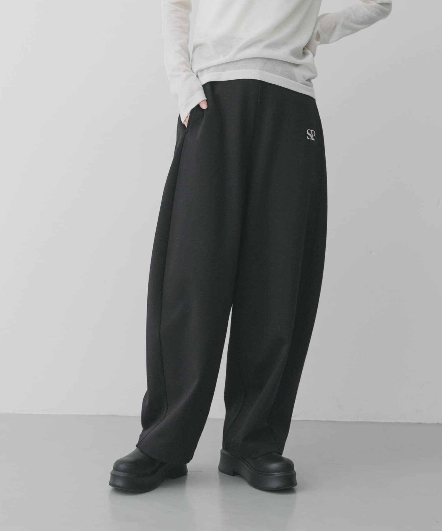 SENSE OF PLACE by URBAN RESEARCH「ワンポイントシシュウスウェットパンツ」|その他|ブラック