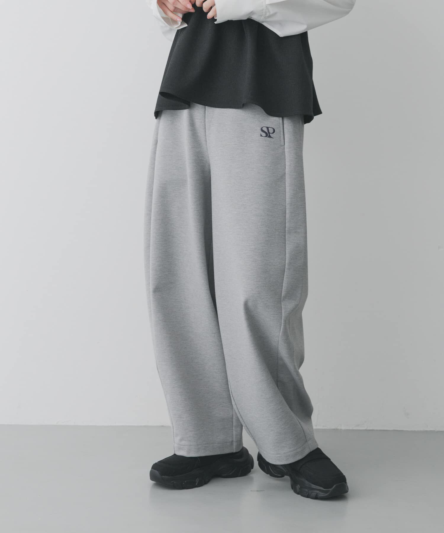 SENSE OF PLACE by URBAN RESEARCH「ワンポイントシシュウスウェットパンツ」|その他|グレー