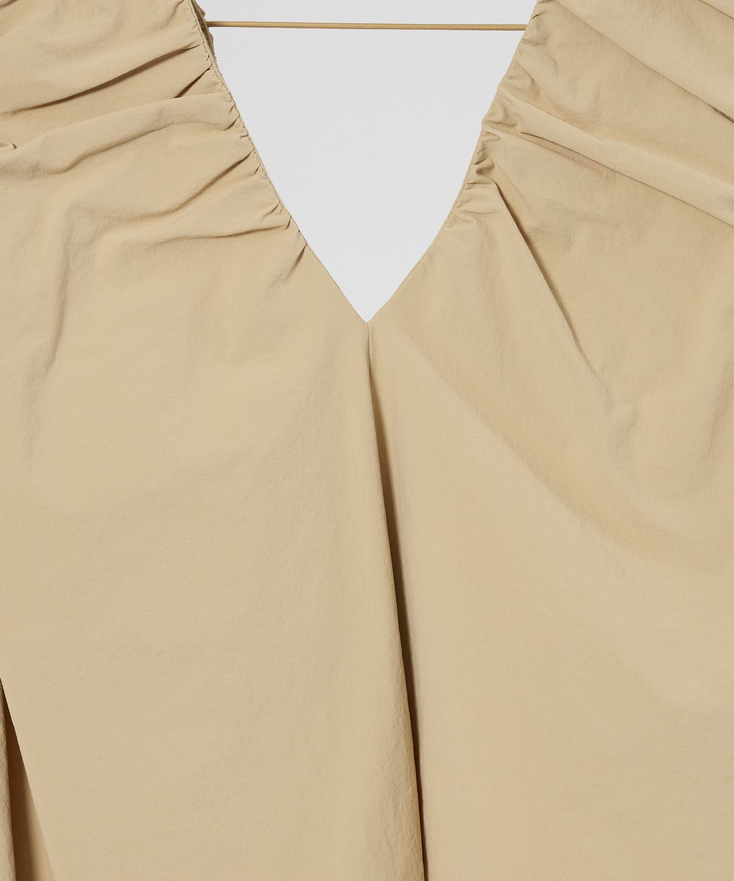 BABYLONE「【多機能素材】撥水Vネックギャザーブラウス」|シャツ・ブラウス|