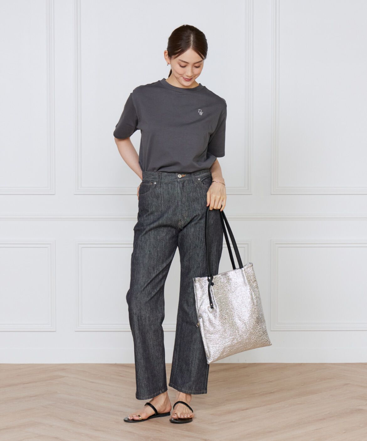 DAY by DAY it&rsquo;s international「ロゴ刺繍Tシャツ」|Tシャツ・カットソー|