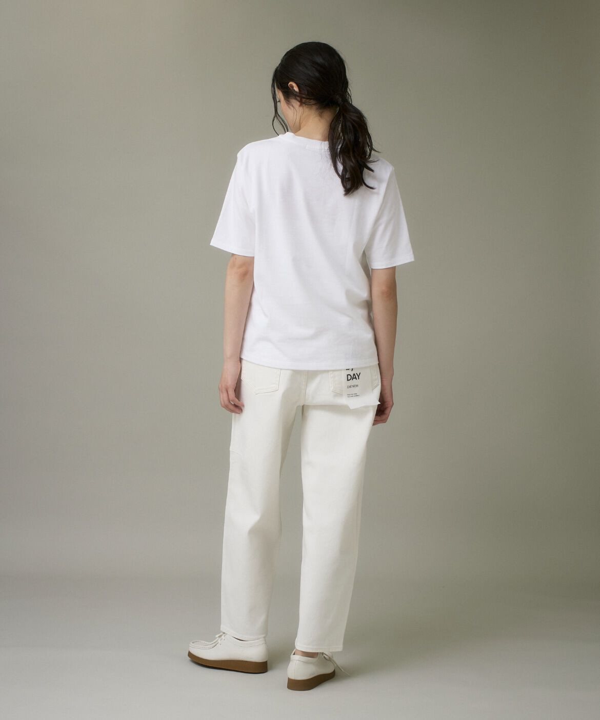 DAY by DAY it&rsquo;s international「ロゴ刺繍Tシャツ」|Tシャツ・カットソー|