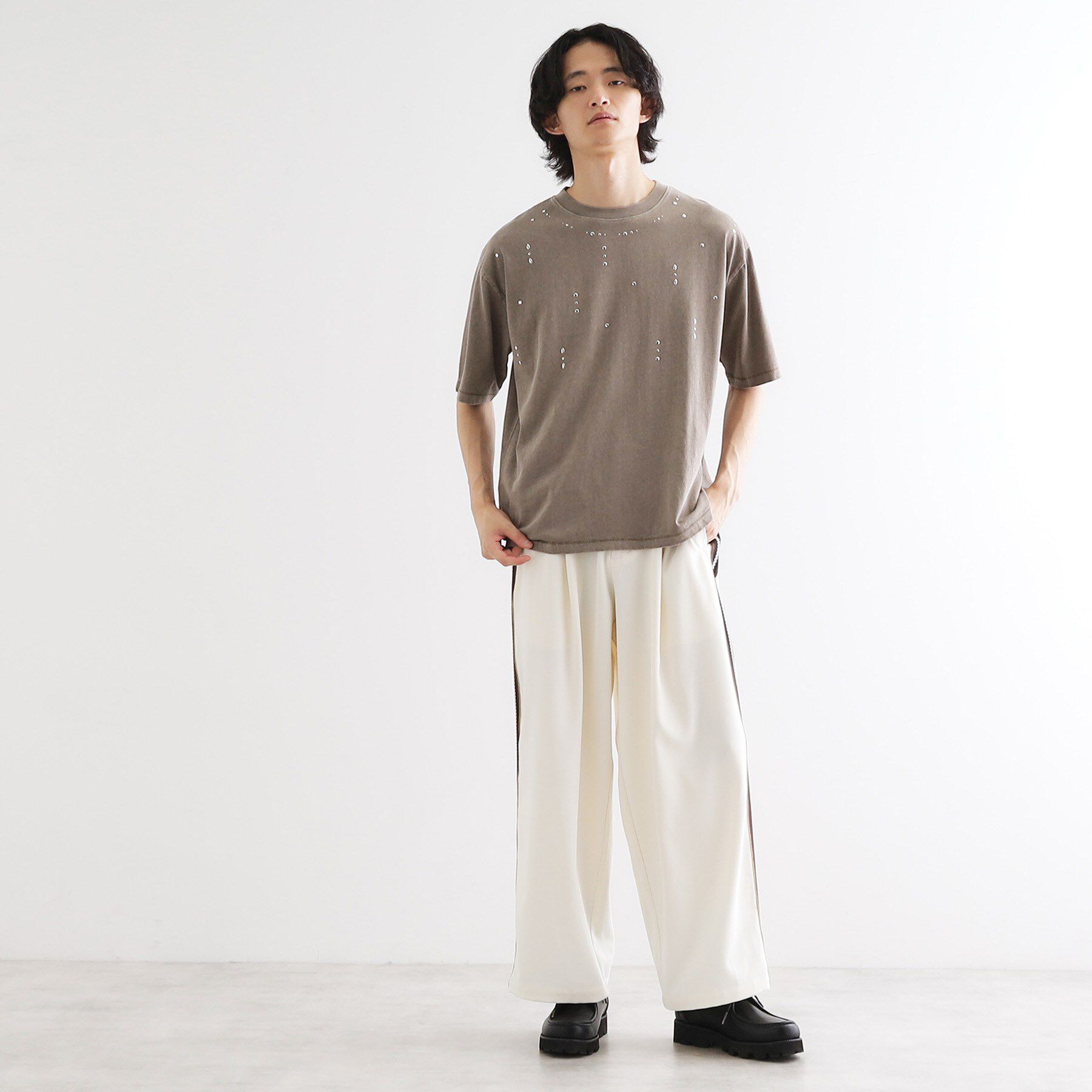 tk.TAKEO KIKUCHI「ヴィンテージライクスタッズTシャツ」|Tシャツ・カットソー|