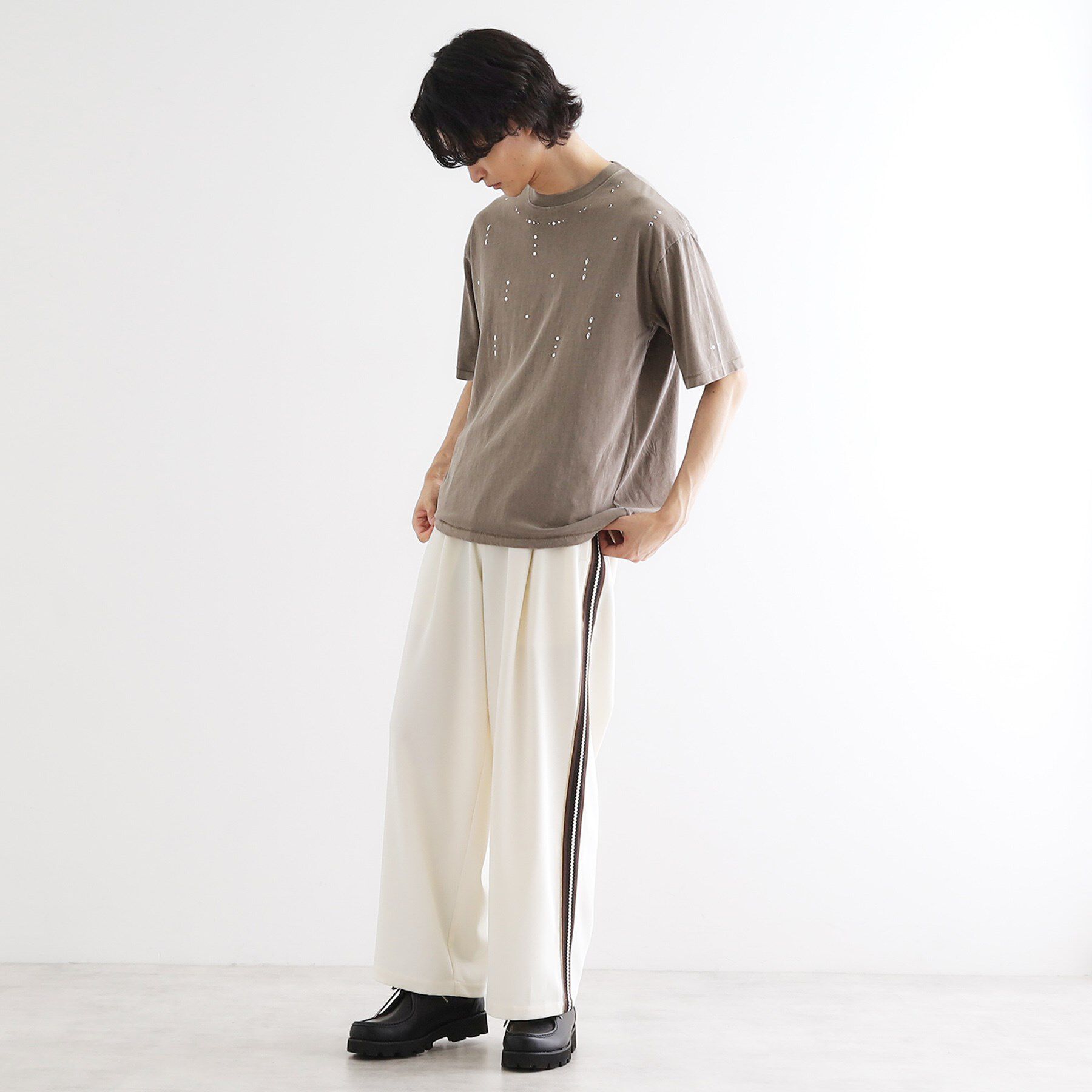 tk.TAKEO KIKUCHI「ヴィンテージライクスタッズTシャツ」|Tシャツ・カットソー|