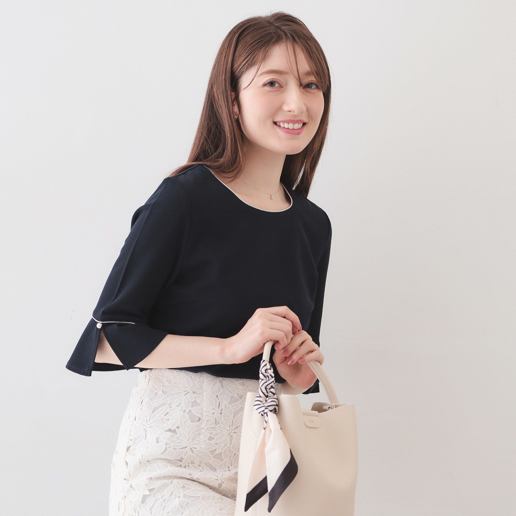 index「フレアスリーブバイカラートップス【洗濯機OK・接触冷感・UVケア】」|Tシャツ・カットソー|ネイビー(094)