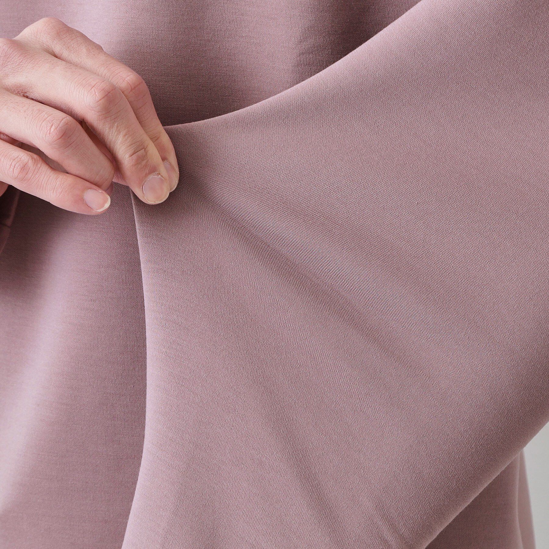 THE SHOP TK「【さりげないワンポイント】ダンボール刺繍スウェット 洗濯機OK」|Tシャツ・カットソー|