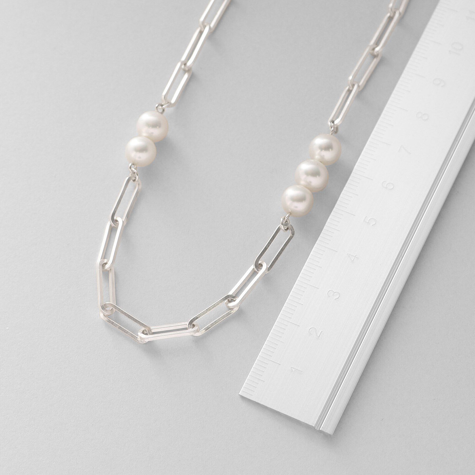 COCOSHNIK ONKITSCH「シルバー フラットケーブルチェーン パールステーションネックレス」|ネックレス|