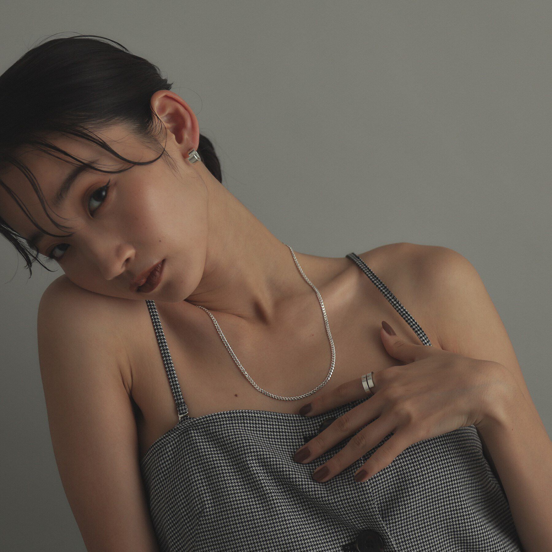 COCOSHNIK ONKITSCH「シルバー デザインチェーン ライトフラットカーブネックレス（55cm）」|ネックレス|