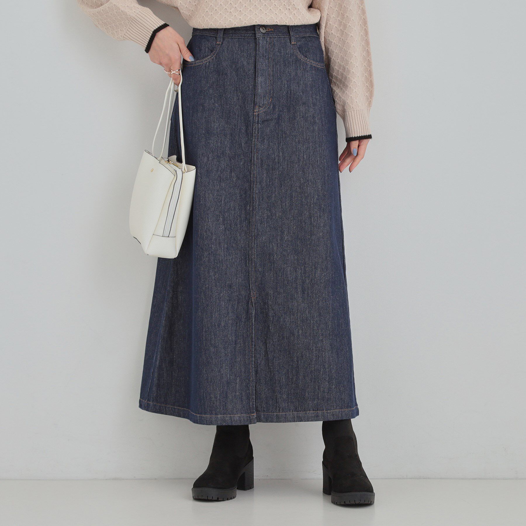 SHOO･LA･RUE「【SHOO・LA・RUE DENIM】シンプルだから使いやすい Aラインスカート」|スカート|ネイビー(094)