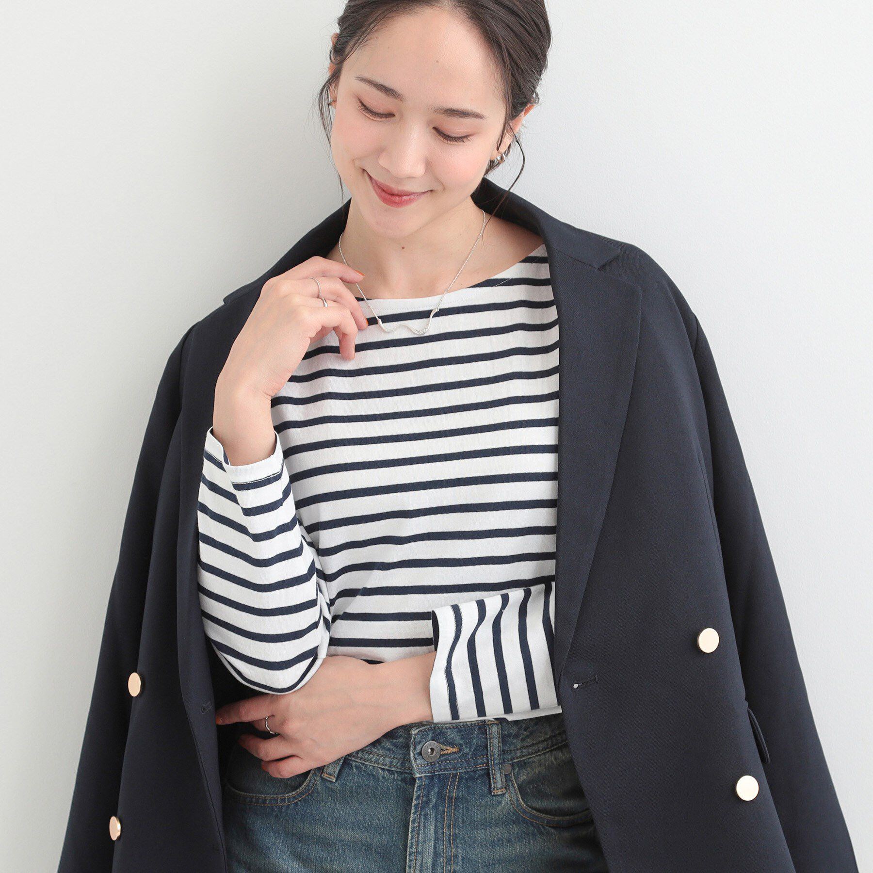 SHOO･LA･RUE「【S-LL/洗濯機可】着こなしいろいろ 首元すっきりボートネック ボーダーロンT」|Tシャツ・カットソー|ネイビー(394)