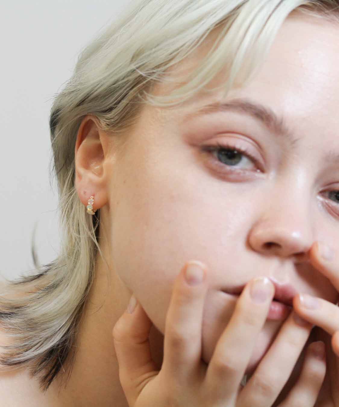  「オパール スナップ フープ ピアス | K10YG」|ピアス|