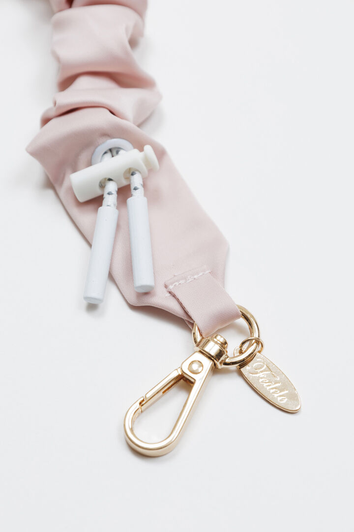  「FEDELE シュリンクサテンス ショートトラップ」|ストラップ|