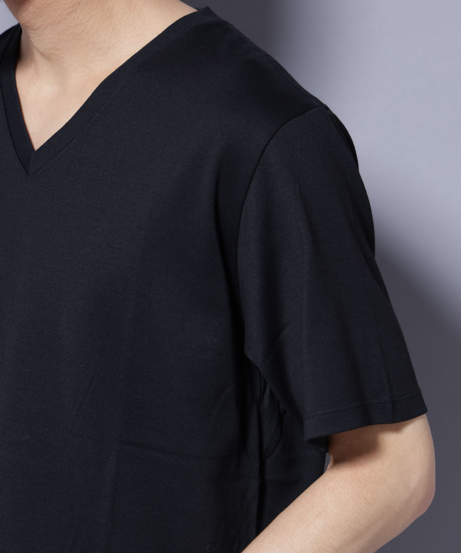 nano･universe「WEB限定/Anti Soaked(R) 汗染み防止 Vネック レギュラーシルエットTシャツ」|Tシャツ・カットソー|