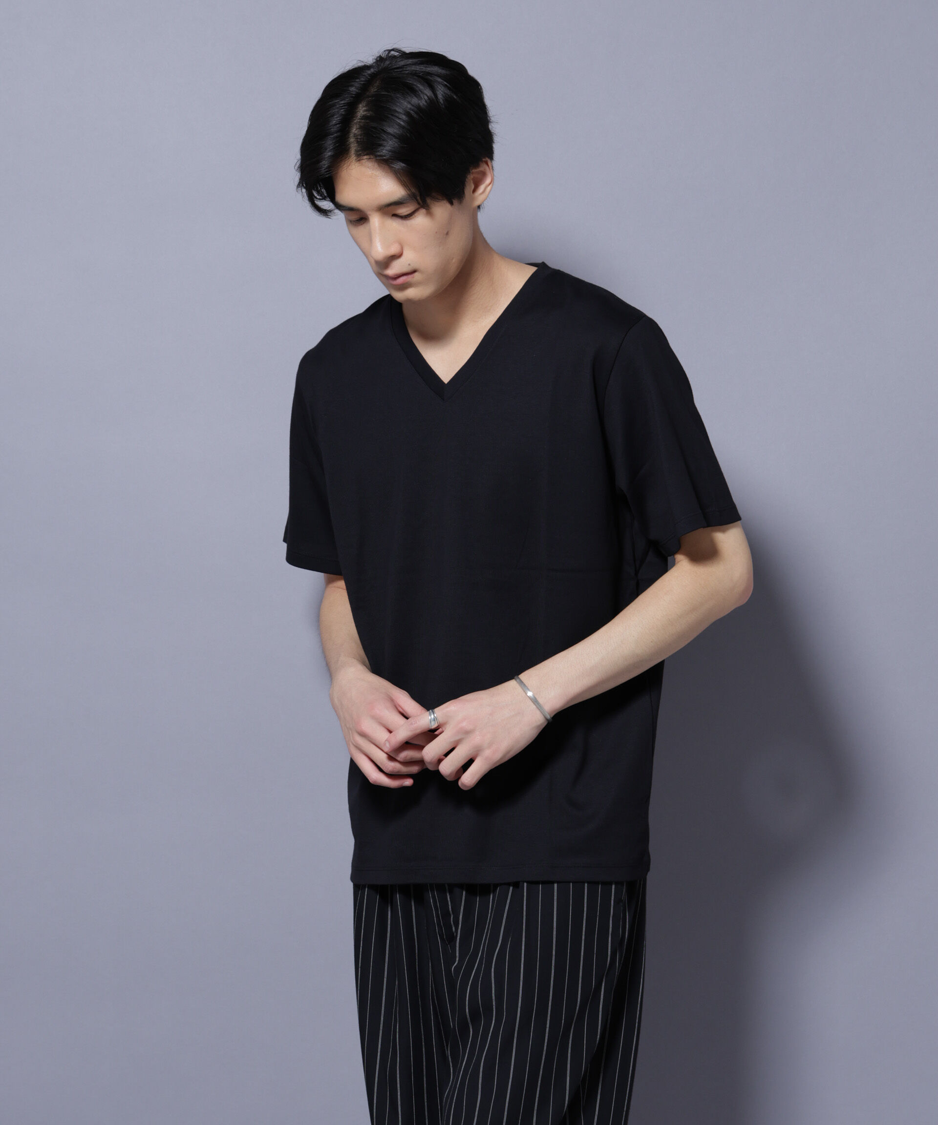 nano･universe「WEB限定/Anti Soaked(R) 汗染み防止 Vネック レギュラーシルエットTシャツ」|Tシャツ・カットソー|