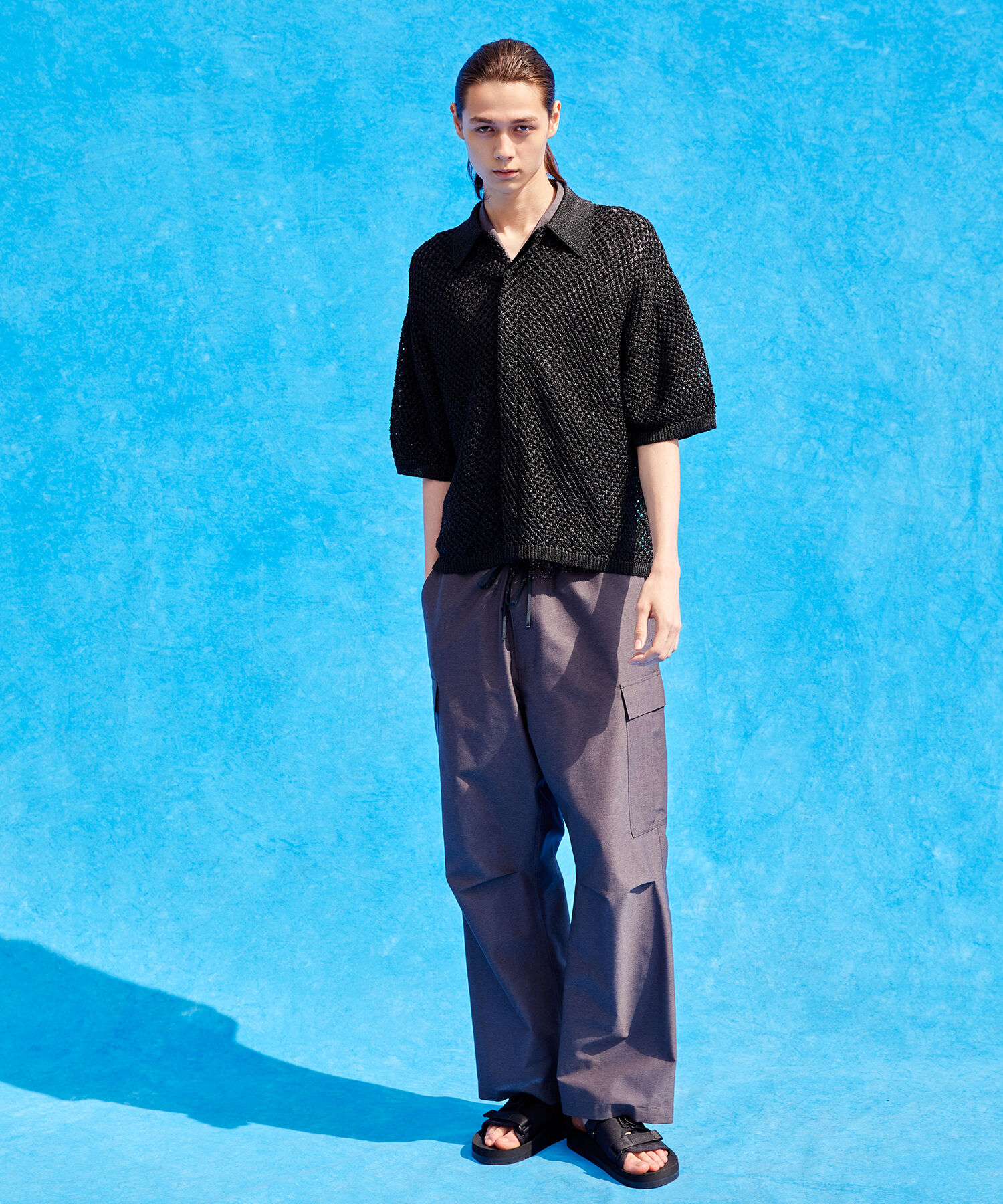 ADAM ET ROPE'「【(F)LIGHT/フライト】超軽量 ワイド イージー カーゴパンツ / 速乾 / ストレッチ / イージーケア」|カーゴ|チャコール(06)