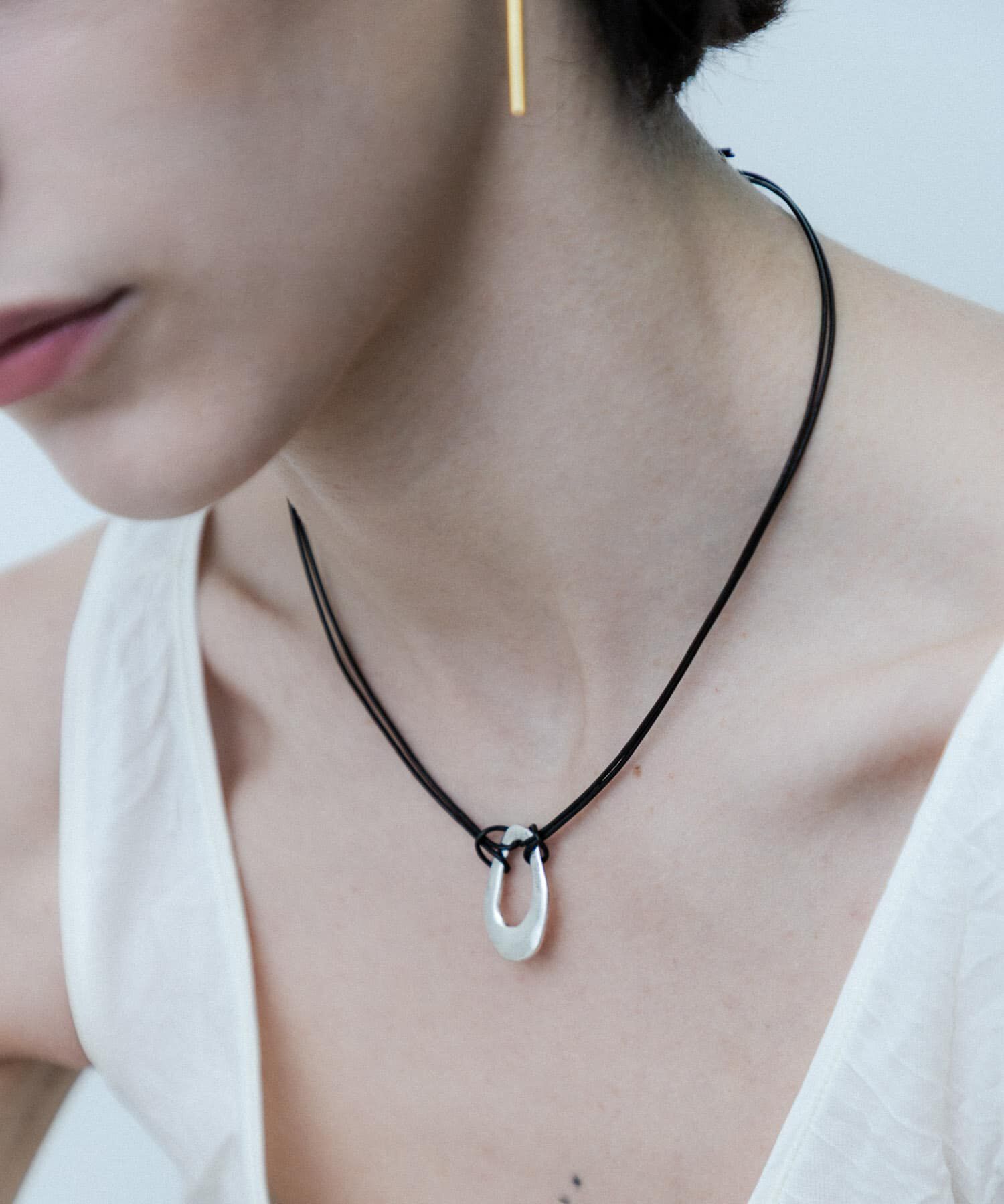 SMELLY「SMELLY so&rsquo;　oval plate cord necklace」|ネックレス|