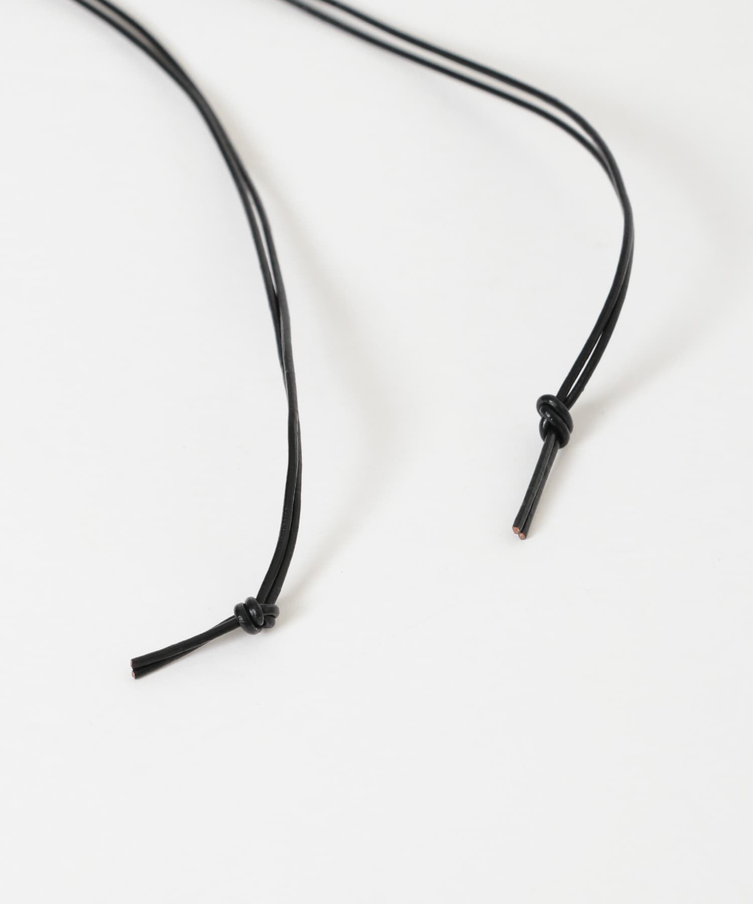 SMELLY「SMELLY so&rsquo;　oval plate cord necklace」|ネックレス|