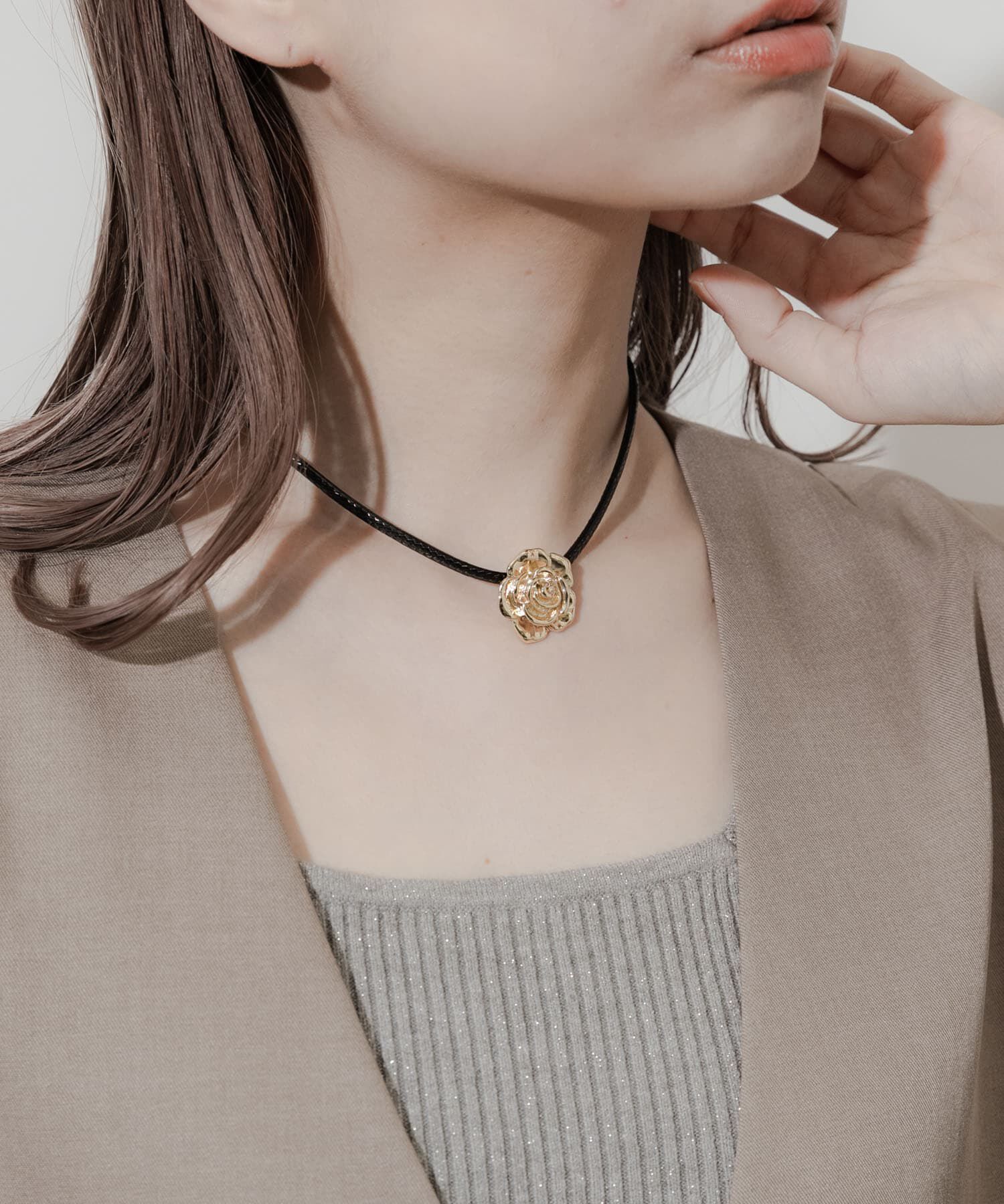 SMELLY「メタルローズチョーカーマンテルネックレス」|ネックレス|