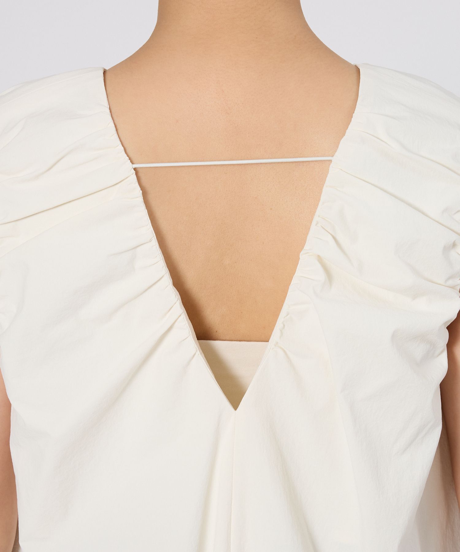 BABYLONE「【多機能素材】撥水Vネックギャザーブラウス」|シャツ・ブラウス|