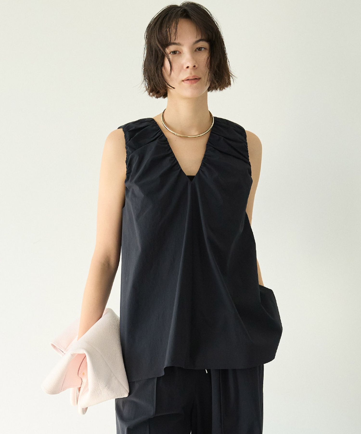 BABYLONE「【多機能素材】撥水Vネックギャザーブラウス」|シャツ・ブラウス|