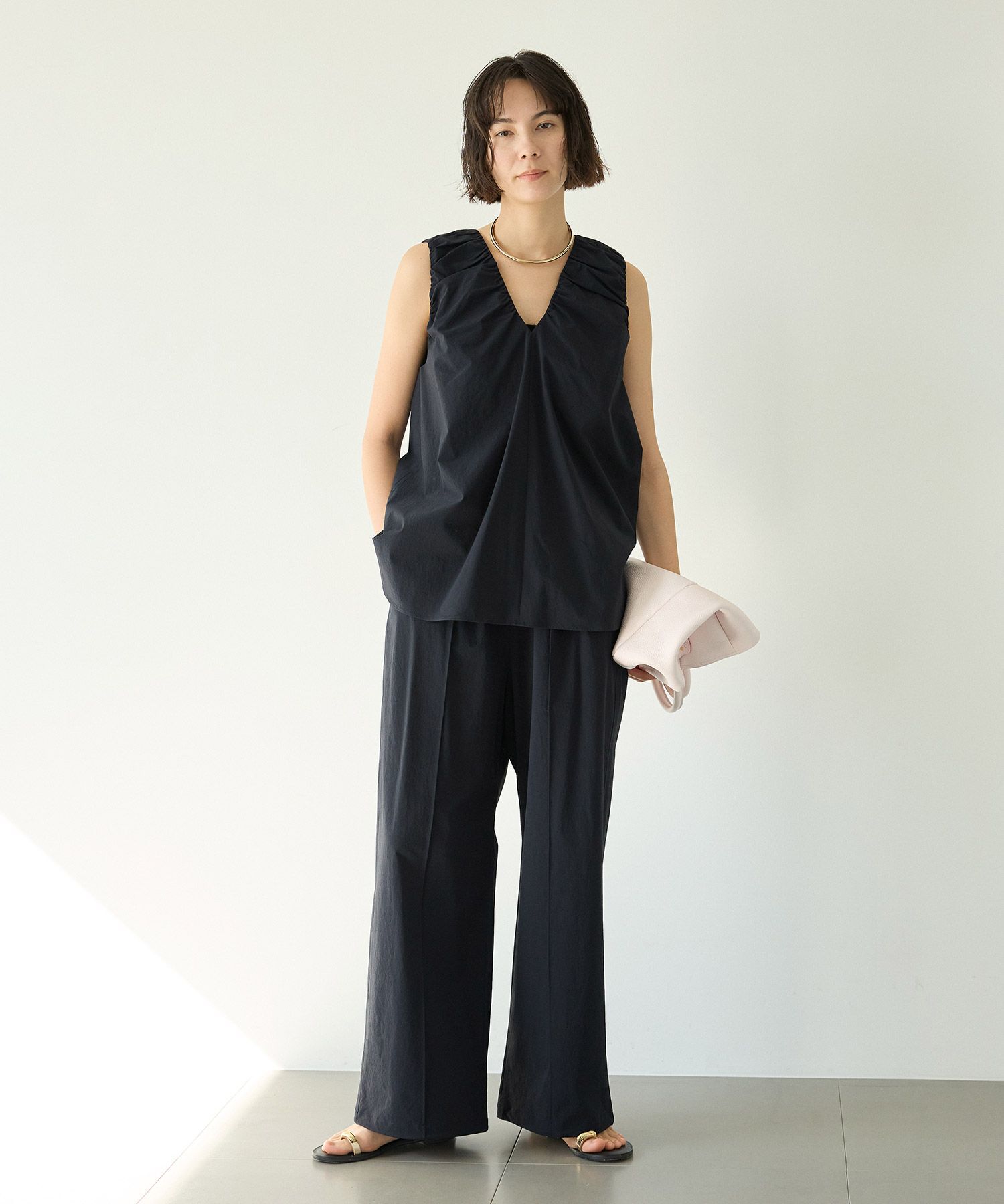 BABYLONE「【多機能素材】撥水Vネックギャザーブラウス」|シャツ・ブラウス|