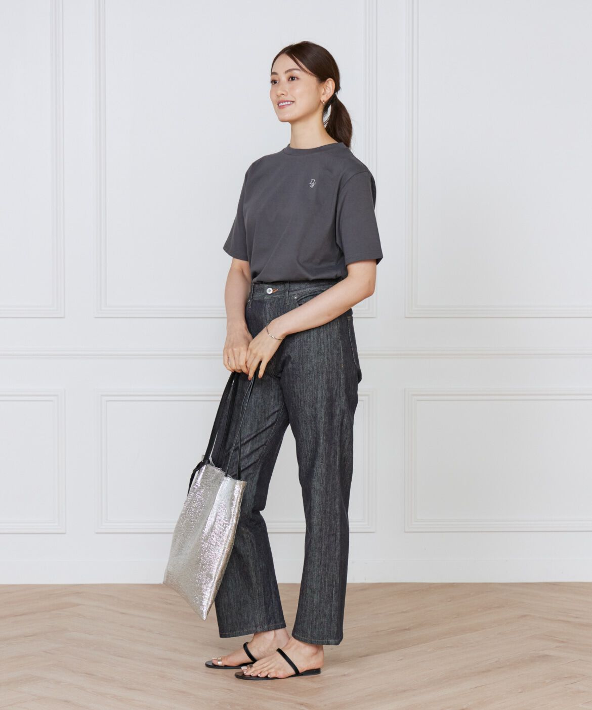 DAY by DAY it&rsquo;s international「ロゴ刺繍Tシャツ」|Tシャツ・カットソー|