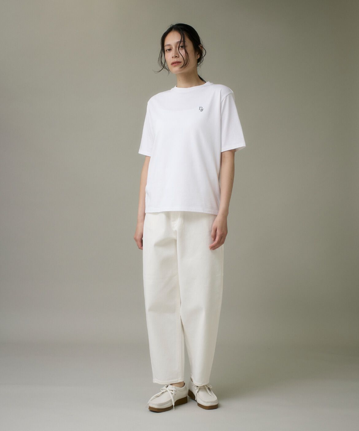 DAY by DAY it&rsquo;s international「ロゴ刺繍Tシャツ」|Tシャツ・カットソー|