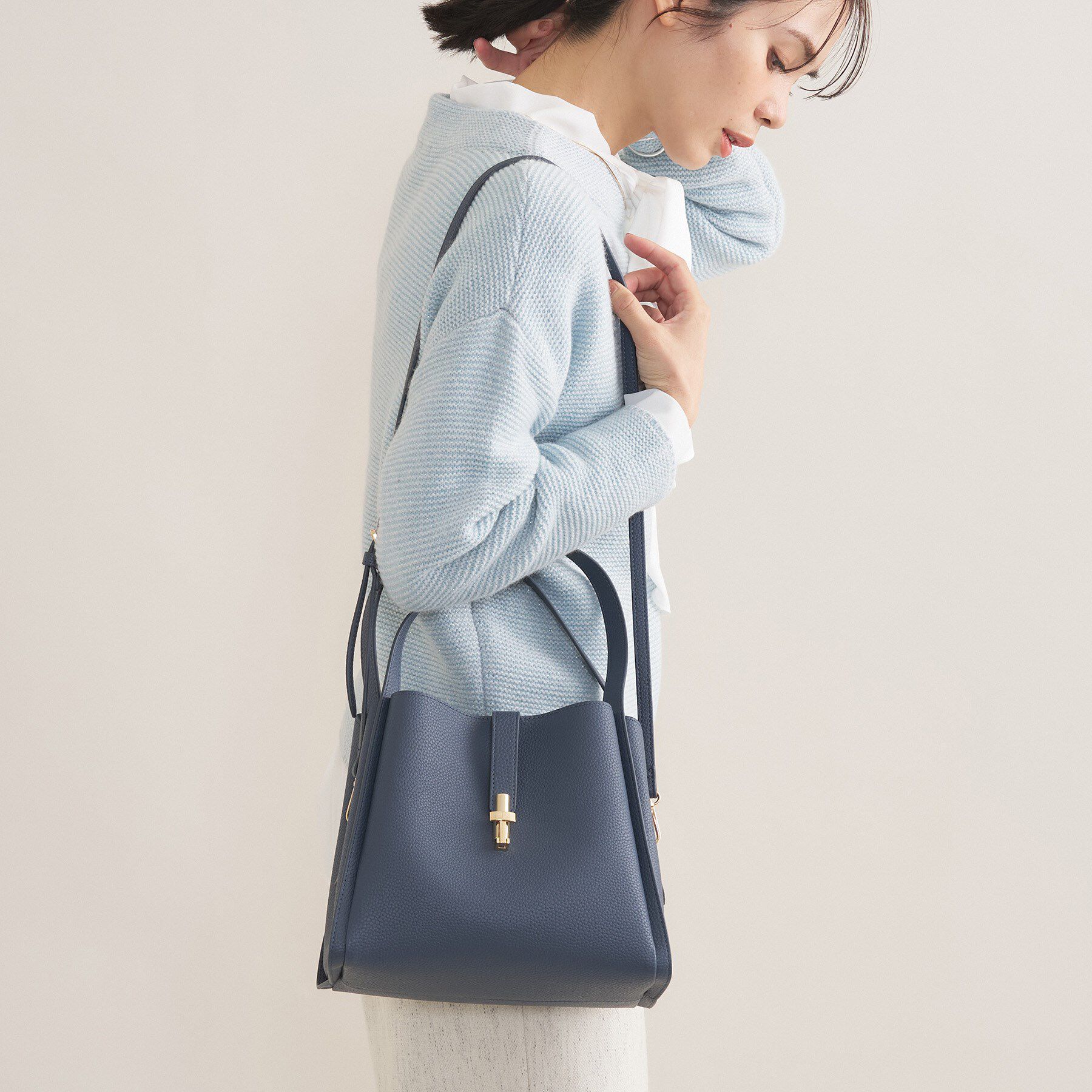 INDIVI「【合皮／ミドルサイズ】春カラーフォルムバッグ」|ハンドバッグ|