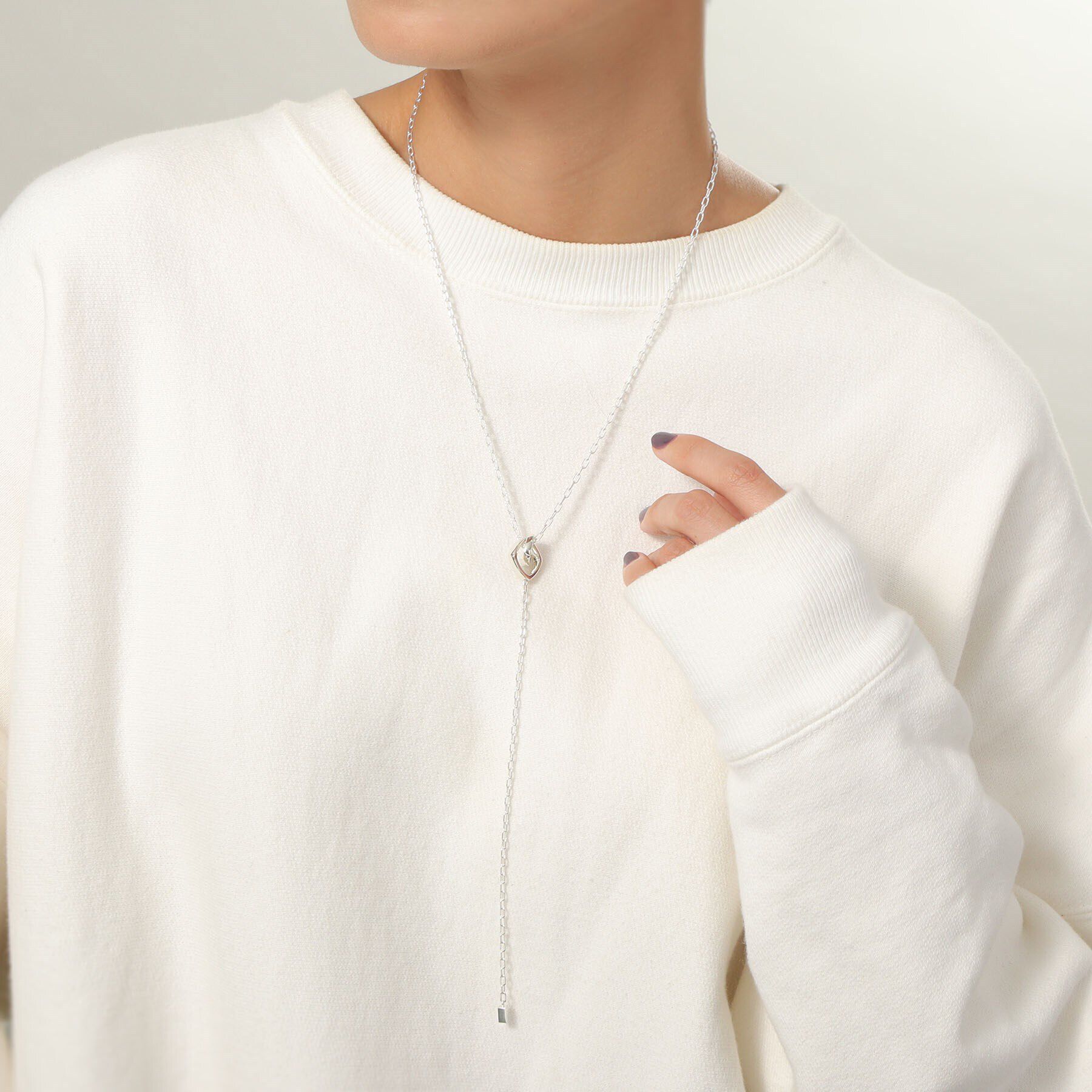 COCOSHNIK ONKITSCH「シルバー ツイストスクエア Yネックレス」|ネックレス|