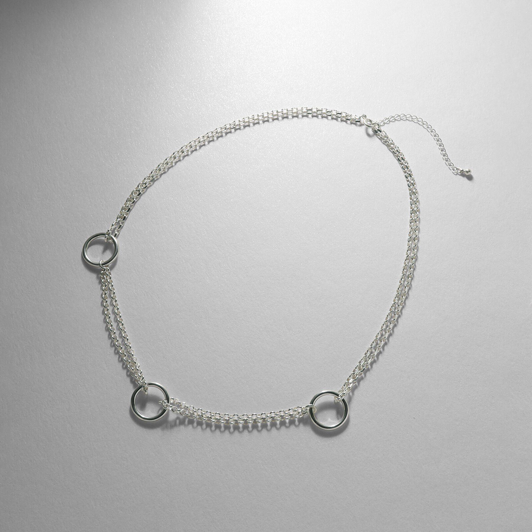 COCOSHNIK ONKITSCH「シルバー サークルモチーフ ステーションネックレス」|ネックレス|