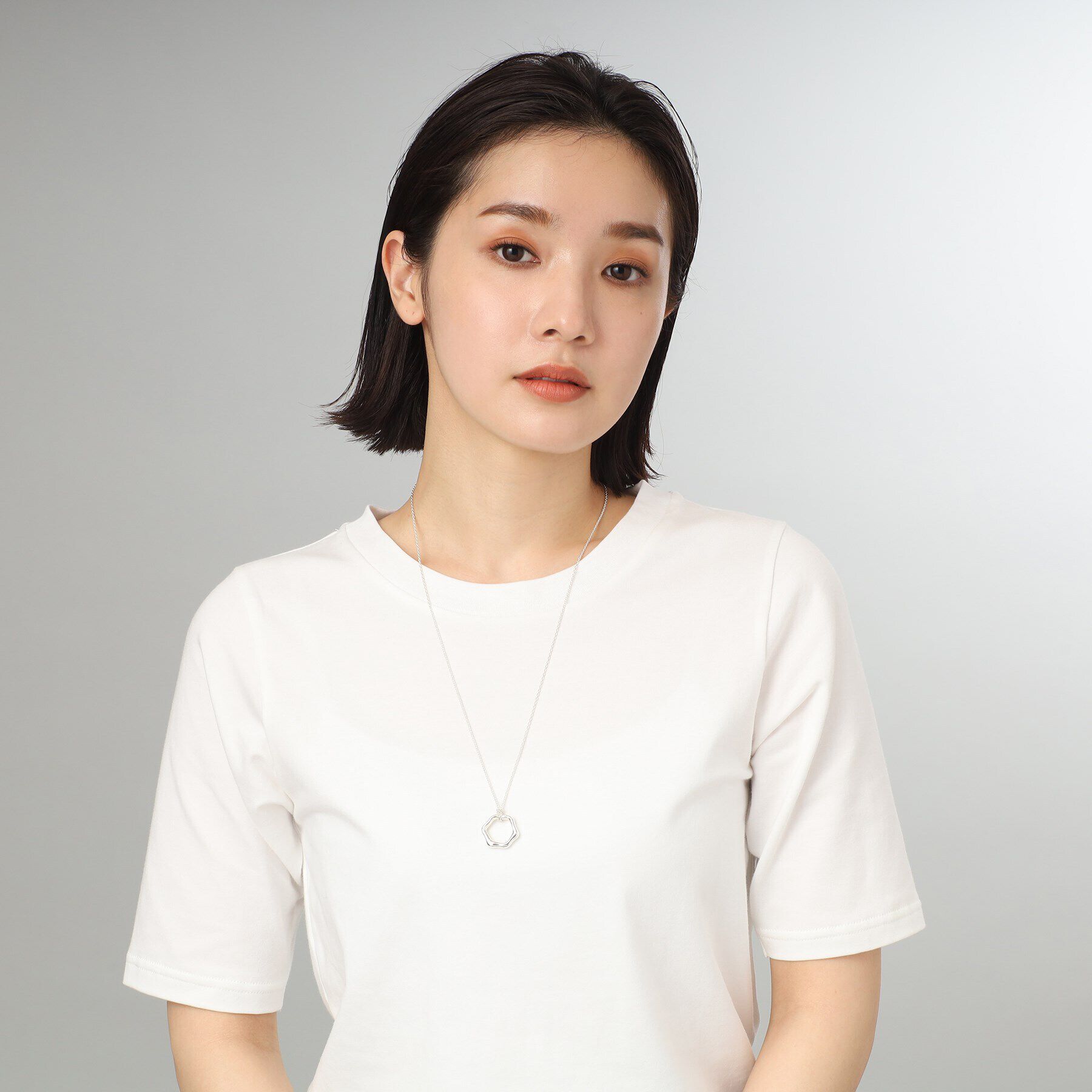 COCOSHNIK ONKITSCH「シルバー ニュアンスネックレス ヘキサゴン」|ネックレス|