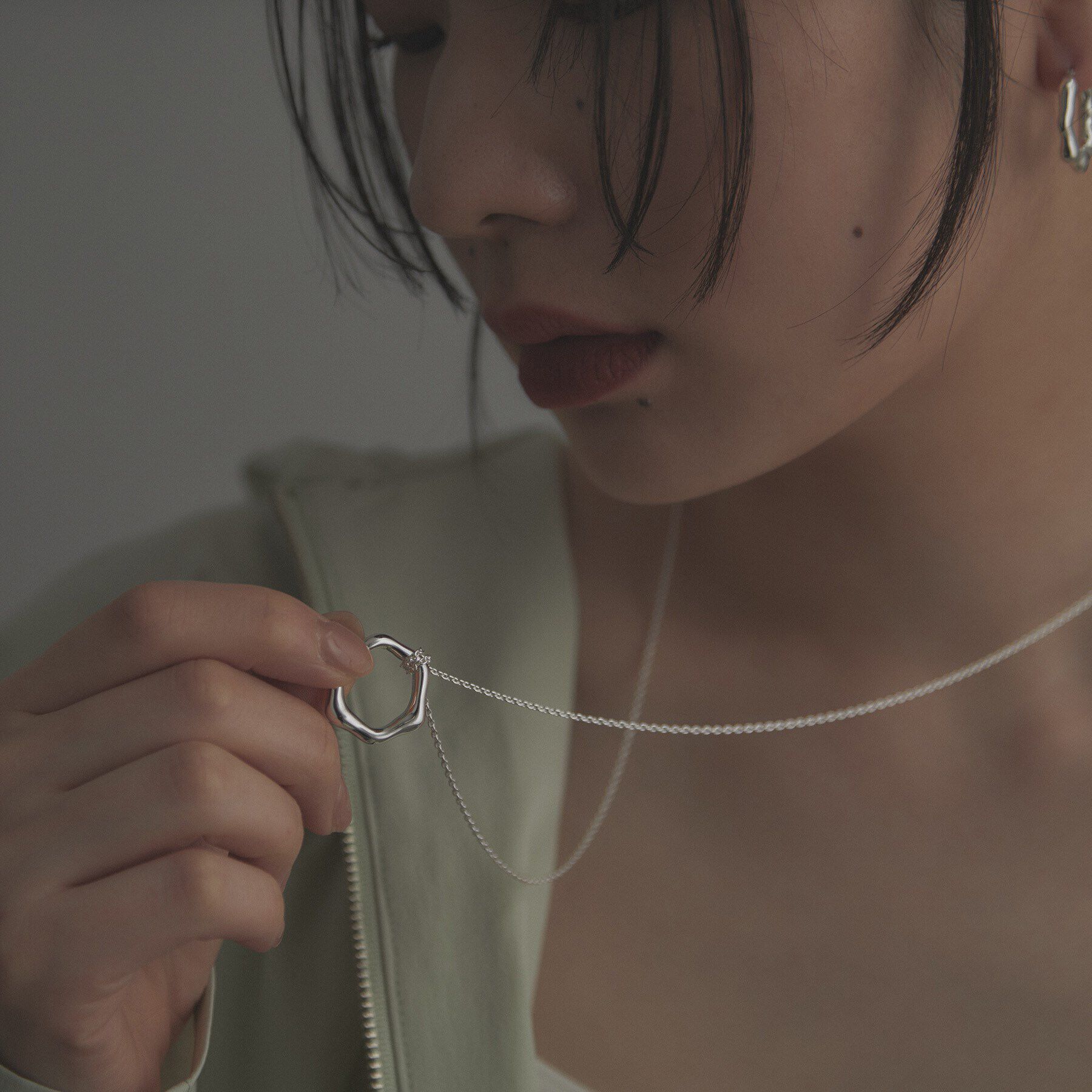 COCOSHNIK ONKITSCH「シルバー ニュアンスネックレス ヘキサゴン」|ネックレス|