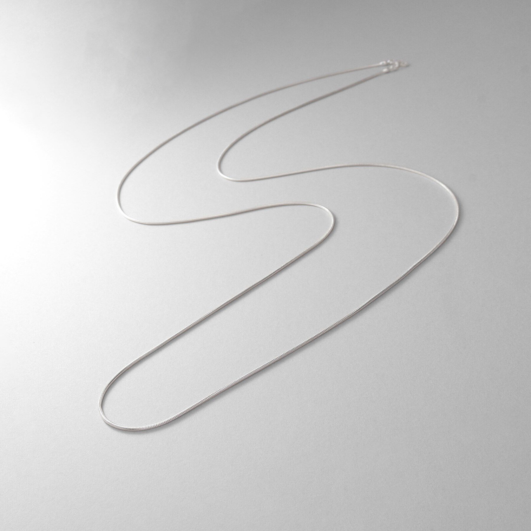 COCOSHNIK ONKITSCH「シルバー デザインチェーン スネークネックレス（90cm）」|ネックレス|