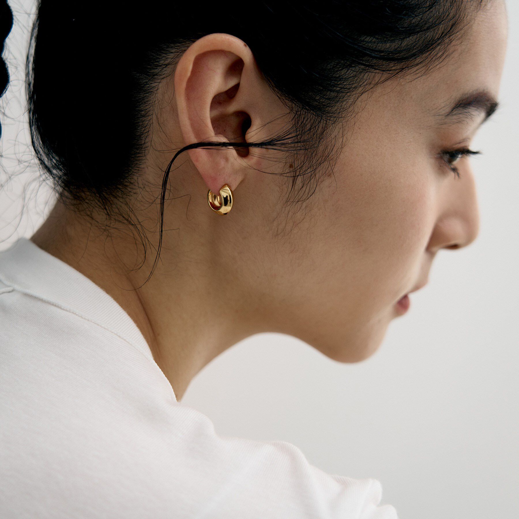 COCOSHNIK ONKITSCH「シルバー ハギーフープ リッジピアス GP」|ピアス|