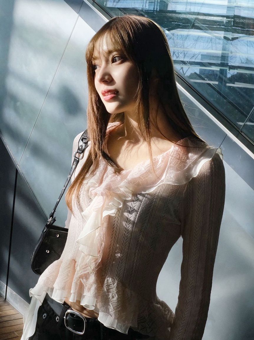 LILY BROWN「【限定カラー】ボリュームフリルニットトップス」|ニット・セーター|