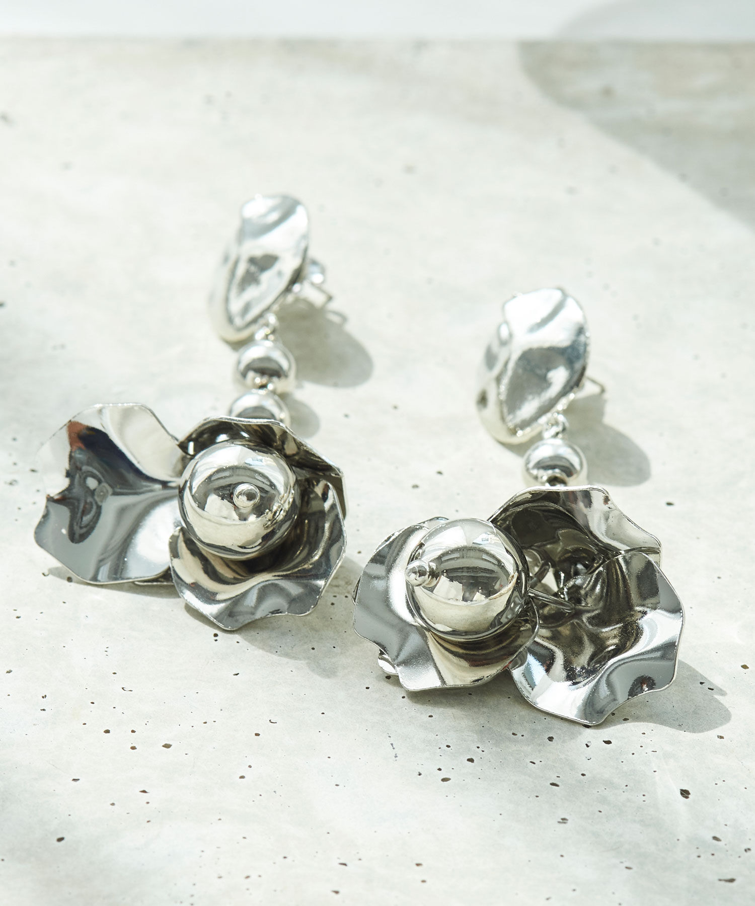 Phoebe+「【sfy】metallic pedalピアス　シルバー」|ピアス|