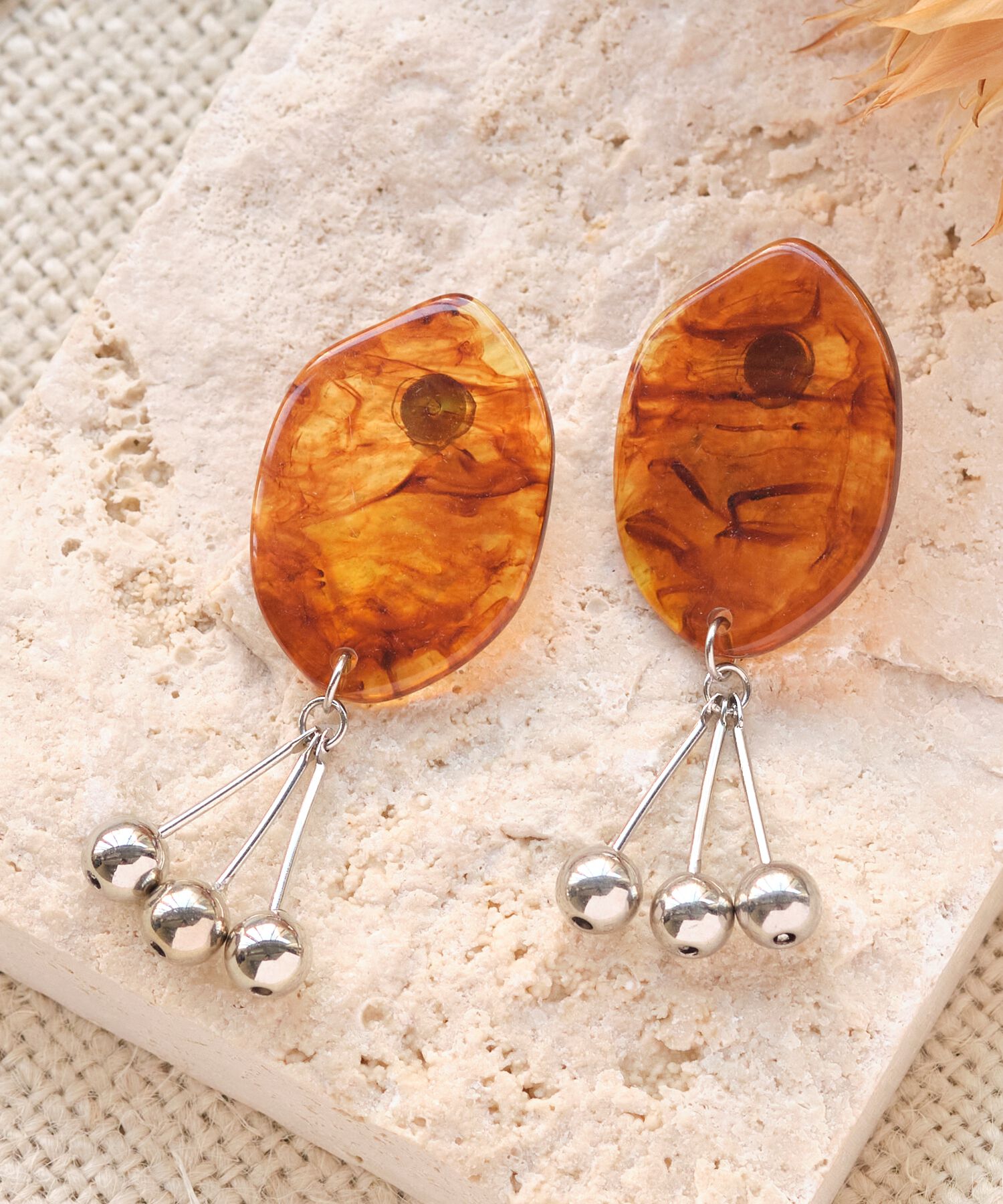 Phoebe+「【sfy】slice drop　ピアス　ブラウン」|ピアス|