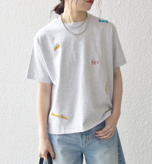 SHIPS any「【SHIPS any別注】Collegiate Pacific:〈洗濯機可能〉V ガゼット プリント & 刺繍 Tシャツ 25SS」|Tシャツ・カットソー|