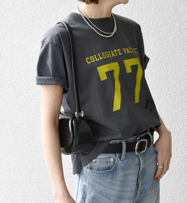 SHIPS any「【SHIPS any別注】Collegiate Pacific:〈洗濯機可能〉V ガゼット プリント & 刺繍 Tシャツ 25SS」|Tシャツ・カットソー|